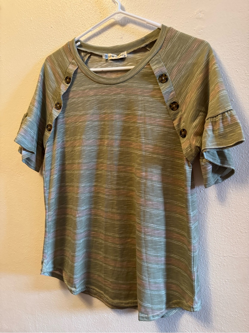 All in Love Olive/Sage Green Space Dye Ruffle Sleeve Top w/ Faux Button Detail S